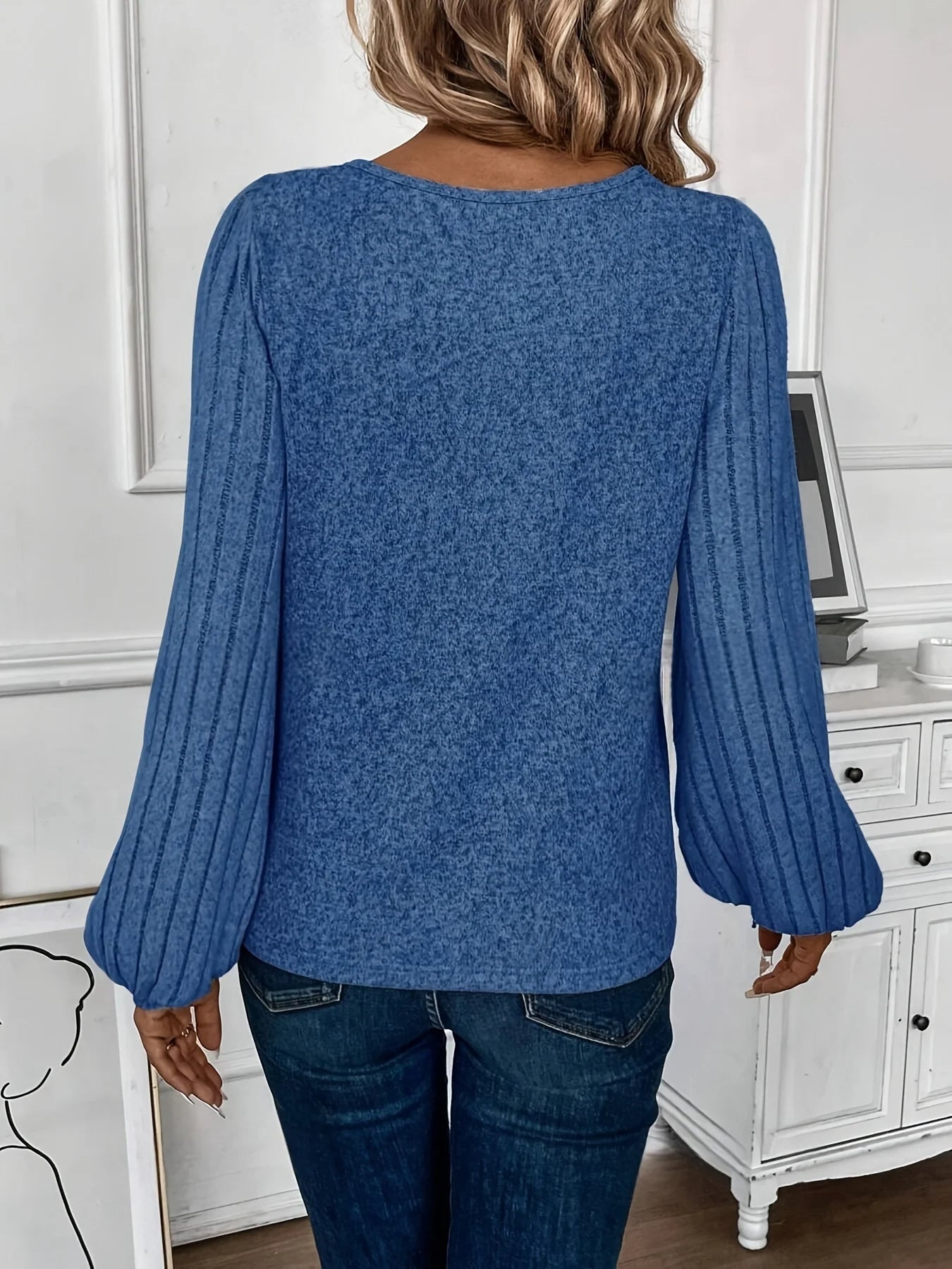 Clara Sweater in Soft Knit with Puff Sleeves and V-Neck
