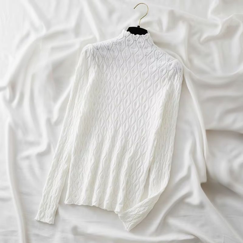 Léa Elegant Turtleneck Sweater in Cashmere