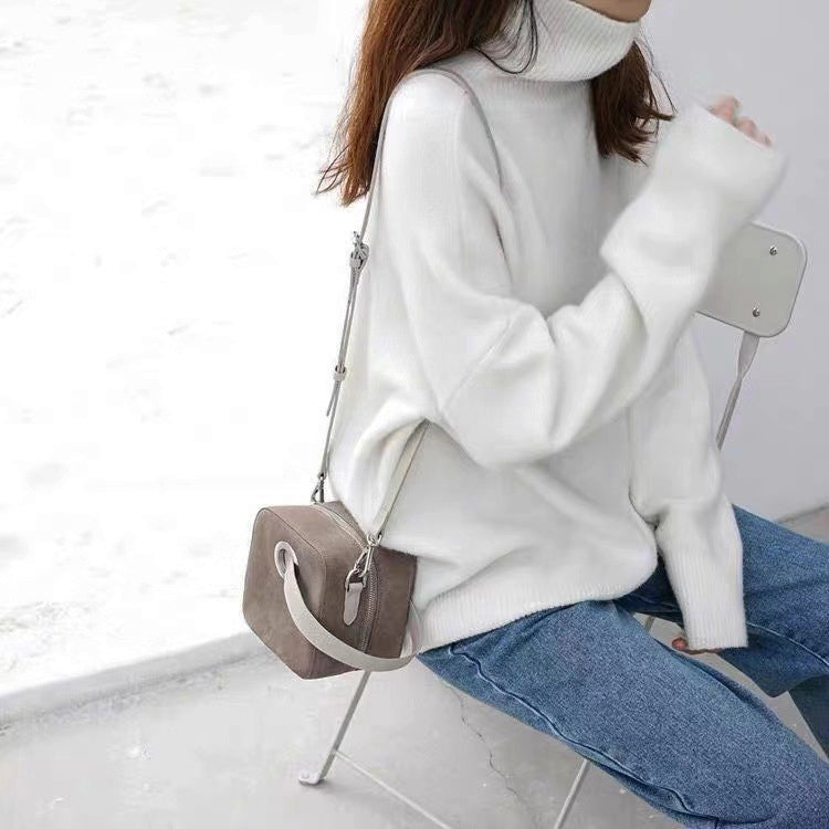 Zoé Soft Roll Neck Sweater in Wool