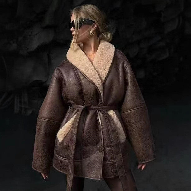 Manteau Élégance Cachemire en Cuir avec Col en Fourrure et Ceinture