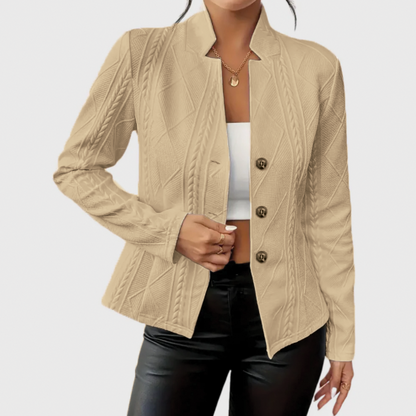 Elegant and structured fitted blazer by Camille