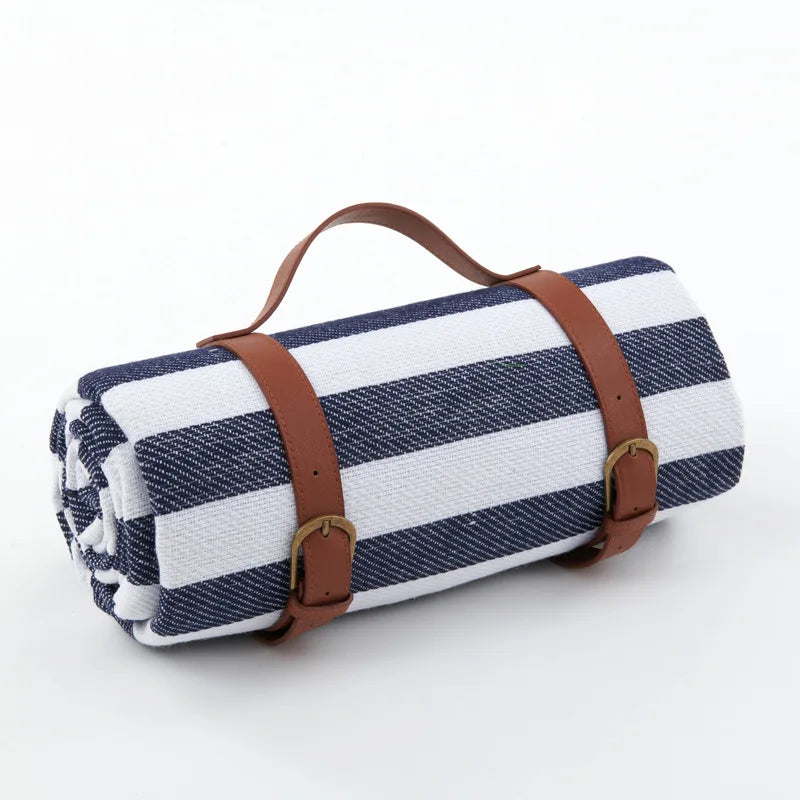 Lunara – Foldable and Waterproof Checkered Picnic Blanket