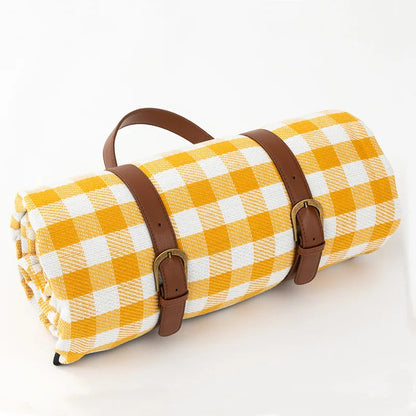 Lunara – Foldable and Waterproof Checkered Picnic Blanket