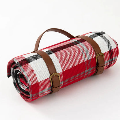 Lunara – Foldable and Waterproof Checkered Picnic Blanket