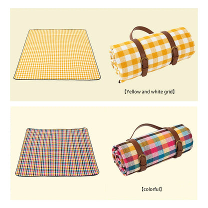 Lunara – Foldable and Waterproof Checkered Picnic Blanket