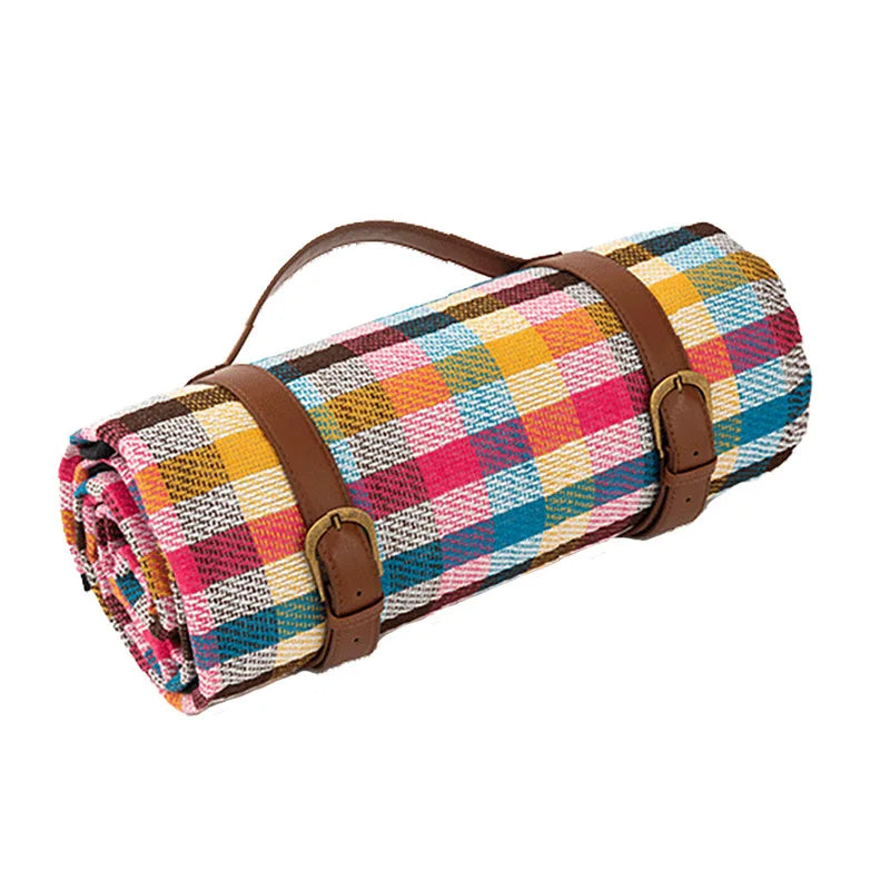 Lunara – Foldable and Waterproof Checkered Picnic Blanket