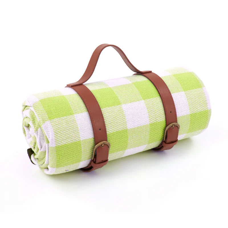 Lunara – Foldable and Waterproof Checkered Picnic Blanket