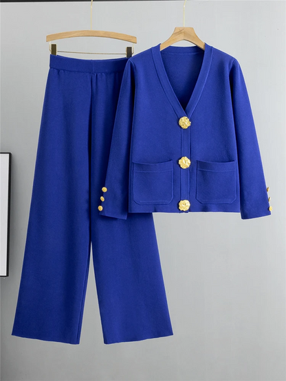 Léa Chic Knitted Set with Golden Details