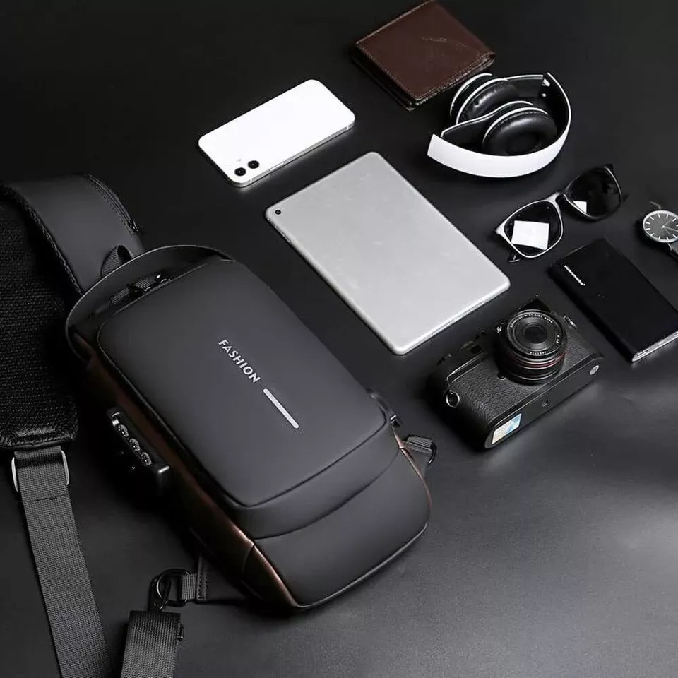 Mistral – Anti-Theft Backpack with Secure Compartments